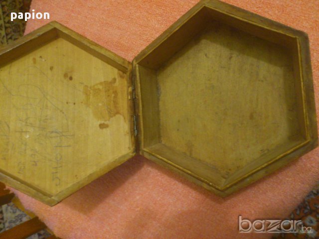 СТАРА ПИРОГРАФИРАНА КУТИЯ, снимка 2 - Антикварни и старинни предмети - 16569026