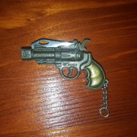 месингов ключодържател пистолет с нож, снимка 2 - Други ценни предмети - 24073099