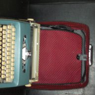 пишеща машина, снимка 3 - Антикварни и старинни предмети - 11105404