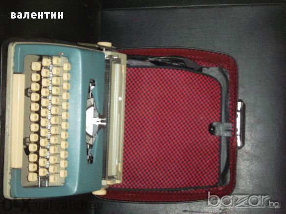 пишеща машина, снимка 3 - Антикварни и старинни предмети - 11105404