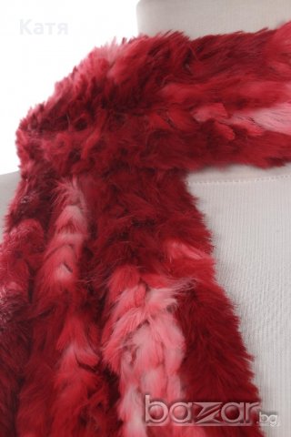 Червен шал от естествен косъм, снимка 1 - Шапки - 19859846
