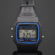 Нов електронен часовник с класическа форма ретро класика черен хронометър дата спортен, снимка 1 - Други - 11843449