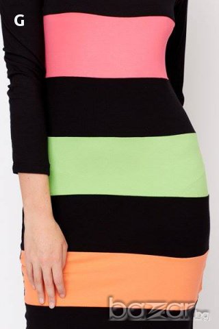 Шарена рокля с гръб от тюл, снимка 2 - Рокли - 16611867