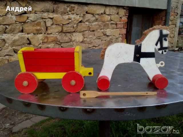 Стара дървена играчка Конче с каручка