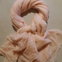 Дам.шал-/памук+вискоза/,цвят-св.розов. Закупен от Италия., снимка 2 - Шалове - 23715508