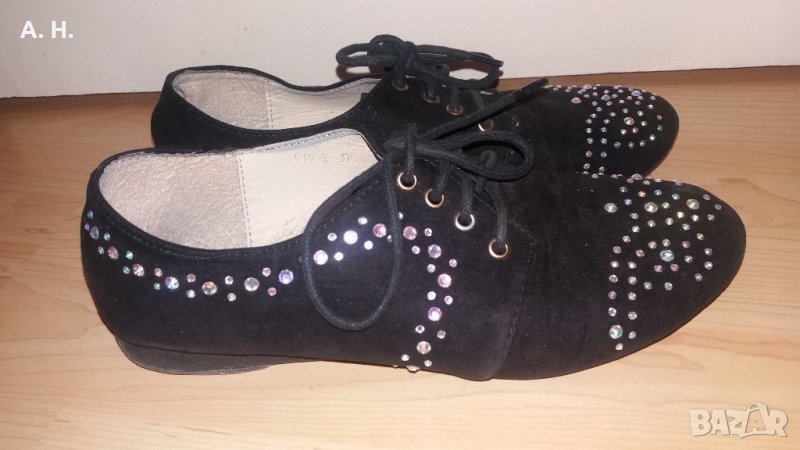 черни обувки с камъчета, снимка 1