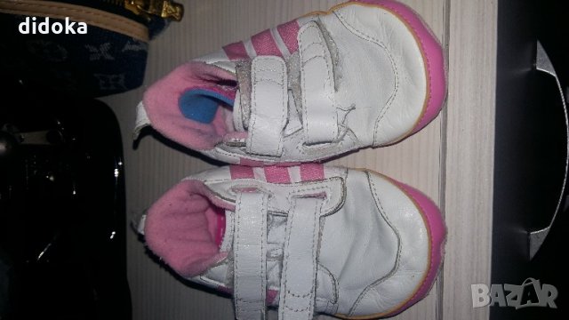 буйки adidas, снимка 2 - Бебешки обувки - 21882207