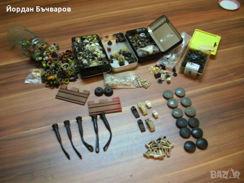 щипки и крепежни елементи по интериора и купето на ГОЛФ и джета 2 , снимка 1