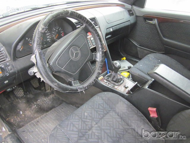 Мерцедес С-200, снимка 6 - Автомобили и джипове - 16973083