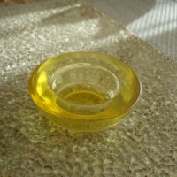 жълт стъклен свещник, снимка 1 - Други ценни предмети - 18855829