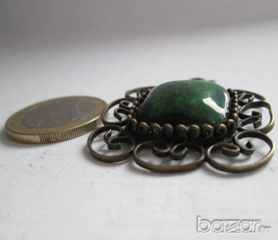 Красива висулка със зелен камък за колие, антика, бижу, броеница, гердан, Нефертити, пустиня , снимка 4 - Други - 12170819