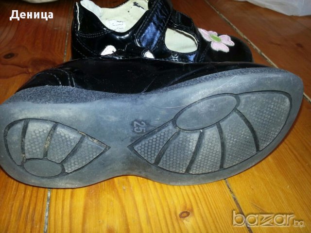 Лачени обувки 25 номер, снимка 4 - Детски маратонки - 14248583
