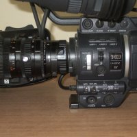 Продавам видео камера JVC GY-HD201E с аксесоари към нея, снимка 4 - Камери - 22312783