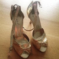 Дамски сандали, снимка 1 - Дамски обувки на ток - 23460381