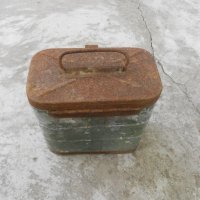 Стара военна метална кутия ( войнишка , военни , military ), снимка 2 - Антикварни и старинни предмети - 23597844