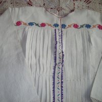 Автентична къса кенарена риза от национална носия, снимка 2 - Антикварни и старинни предмети - 18871271