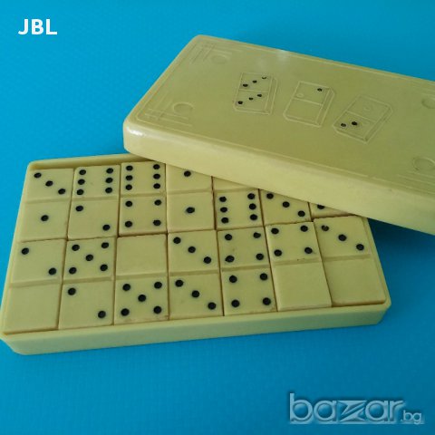 домино игра жълт бакелит от 1950 г ТПК Дунав Лом за колекционери , снимка 1 - Други игри - 15039972