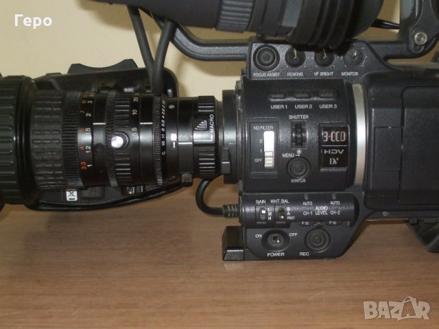 Продавам видео камера JVC GY-HD201E с аксесоари към нея, снимка 4 - Камери - 22312783