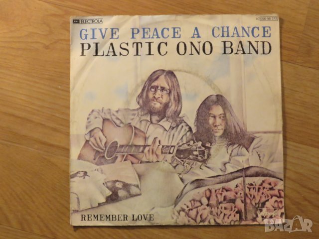 малка грамофонна плоча - Give Peace a chance  -  Plastic Ono Band изд.80те г., снимка 2 - Грамофонни плочи - 24945594