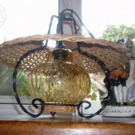 Абажур ковано желязо и естествен ратан , снимка 1 - Лампи за таван - 13266942