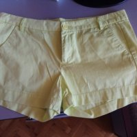 ярко жълти къси панталони Beneton, снимка 4 - Къси панталони и бермуди - 25500157