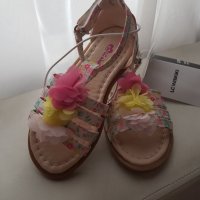 Нови сандалки , снимка 1 - Детски сандали и чехли - 25513885