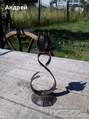Свещник от  ковано желязо, снимка 3 - Антикварни и старинни предмети - 16810906