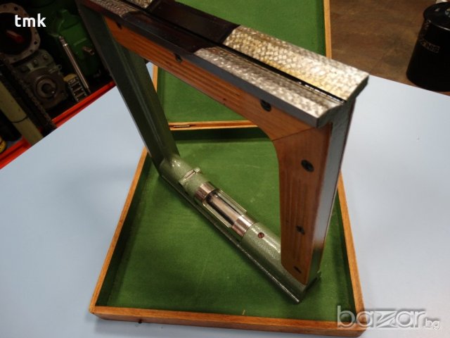 машинен нивелир KINEX 300x300 mm, снимка 2 - Измервателни инструменти - 20574274