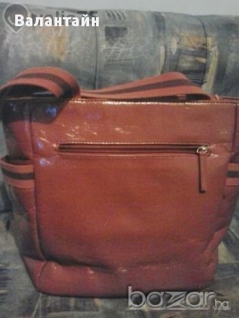 Красива Лачена Дамска Чанта, снимка 4 - Чанти - 11106694