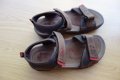 нови кожени сандали Clarks, 31ви номер, снимка 1 - Детски сандали и чехли - 18684339