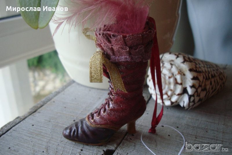 ботуш с перо от Италия, снимка 1