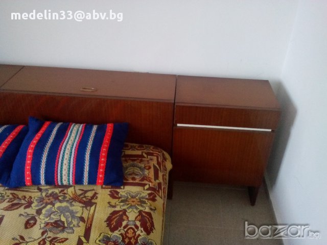 Спалня,4-крилен гердероб с надстройка,тоалетка с огледа 2 бр. нощни шкафчета, 2 бр. пружини и дюшеци, снимка 4 - Гардероби - 16797383