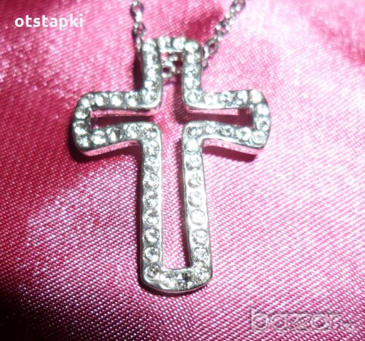 Колие кръст с кристали Сваровски , снимка 7 - Колиета, медальони, синджири - 20306121