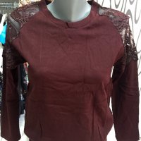 Дамска блуза с дантела , снимка 2 - Блузи с дълъг ръкав и пуловери - 22769484