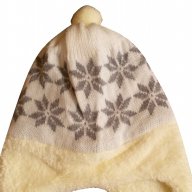 Зимна шапка - 2/4 г., снимка 2 - Шапки, шалове и ръкавици - 8674952