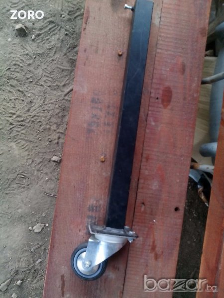 Метални крака с колела, снимка 1