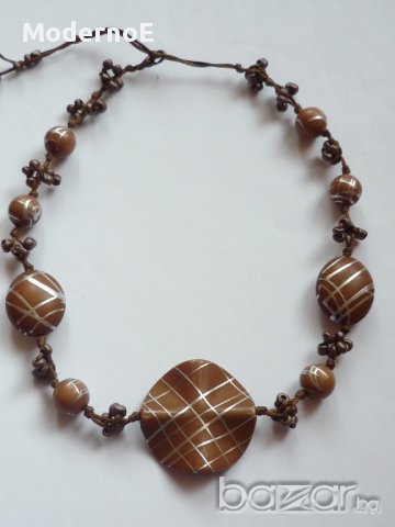  Колие пластмаса и мъниста в кафяво, снимка 1