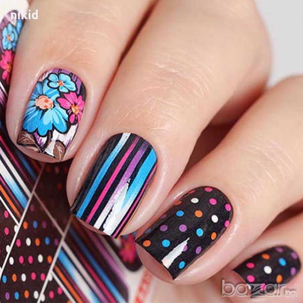 YZW-9025 цветя и точки на черен фон ваденки водни стикери за нокти маникюр, снимка 1