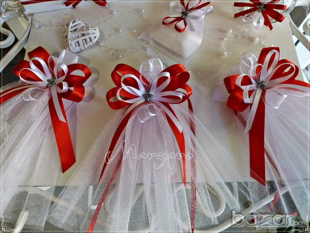 Комплект за кръщене в червено и бяло с кръстче, снимка 2 - Подаръци за кръщене - 16542532
