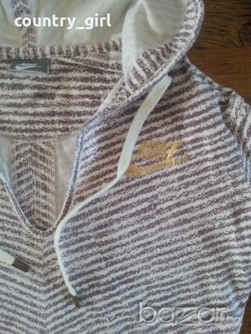 nike  - страхотно дамско горнище, снимка 2 - Спортни екипи - 20447562