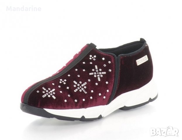 ПРОМО 🍊 GUESS № 39 и 40 🍊 Дамски обувки/кецове в цвят бордо с камъни нови с кутия, снимка 2 - Кецове - 24638622
