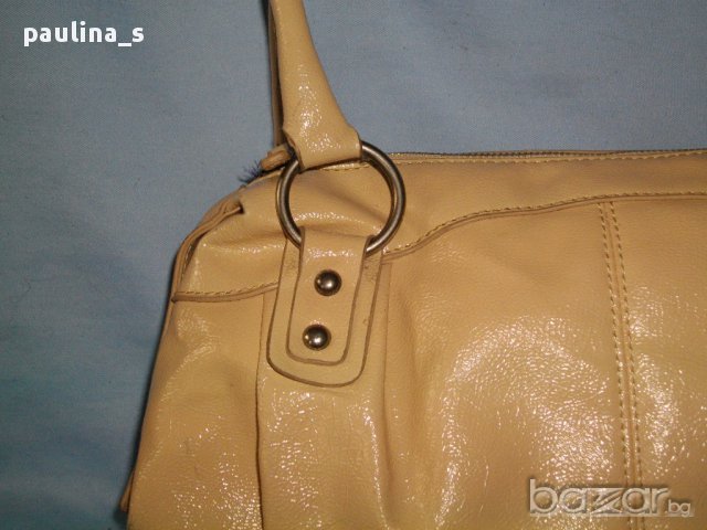 Елегантна лачена чанта, снимка 11 - Чанти - 14223329