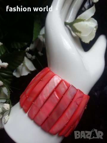 Дамска цветна гривна от миди, снимка 3 - Гривни - 24576203
