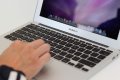 Apple MacBook Air 2018 MRE92ZE/A 13'' 1.6GHz/8GB/256GB SSD/UHD 617 (space gray), снимка 1 - Лаптопи за работа - 23261316