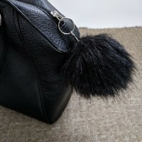 Дамска чанта H&M, снимка 4 - Чанти - 25523386