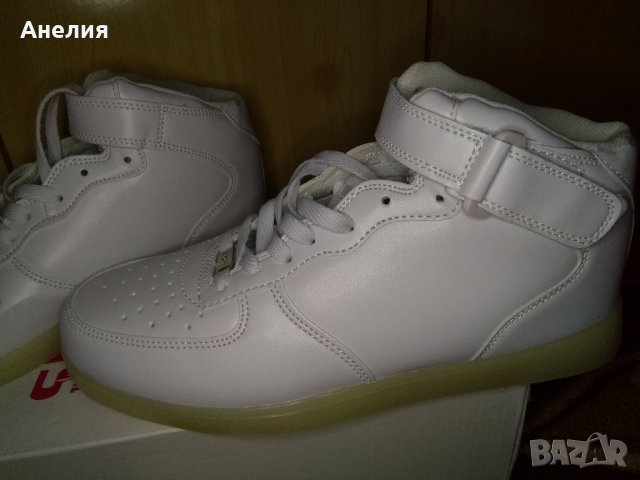 НОВИ Дамски светещи маратонки с лед светлини в подметката, снимка 8 - Маратонки - 24337724