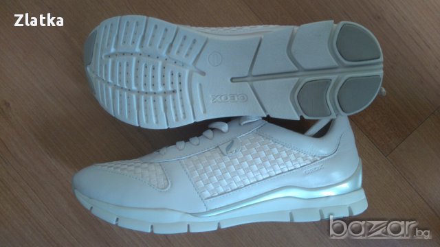 Дамски спортни обувки Geox, снимка 2 - Кецове - 17470438