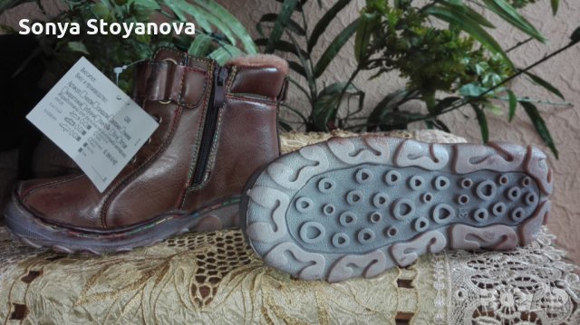 Ботуши , снимка 2 - Детски боти и ботуши - 22927121
