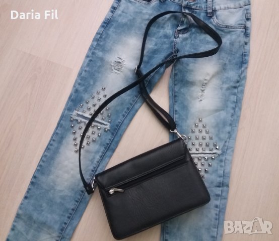 Черна чантичка с метални елементи , снимка 2 - Чанти - 22778480