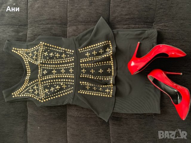 Рокля с капси